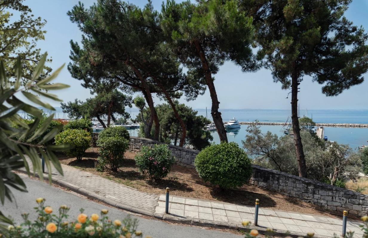 New! By The Sea Apartment Rohini Selanik Dış mekan fotoğraf